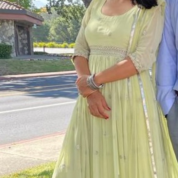Beautiful anarkali Indian pakistani dress - Picture 6 of 7